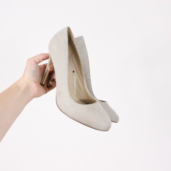 *Just Fab Classic Nude Suede Pump Celonia - Picture 2 of 6